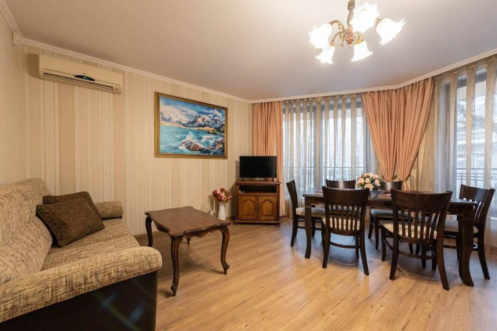Vazov Residence , Two Bedroom Top Centre Apartment Várna Kültér fotó