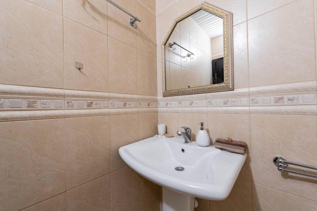 Vazov Residence , Two Bedroom Top Centre Apartment Várna Kültér fotó